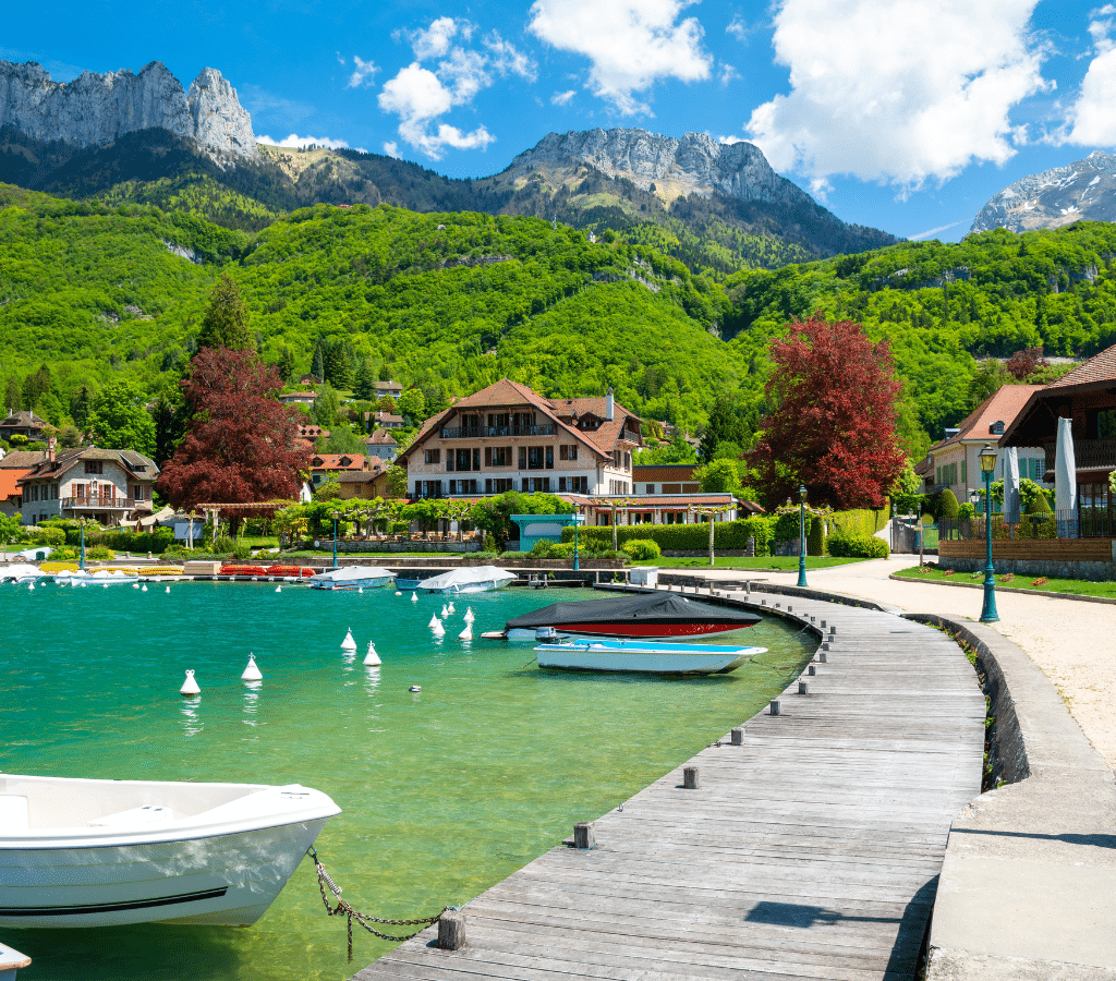 Marre du bitume ? ce circuit autour du lac d’annecy a changé ma vision de la marche